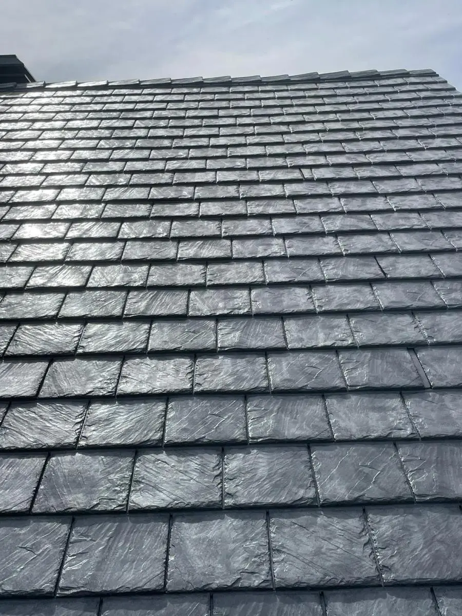 High-quality shingle roof installation