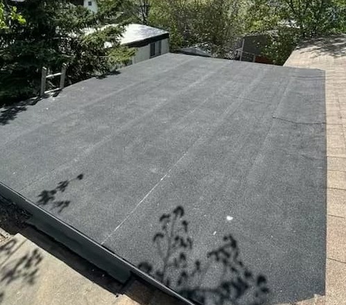 Rubber membrane flat roof installation in Calgary - EPDM/TPO